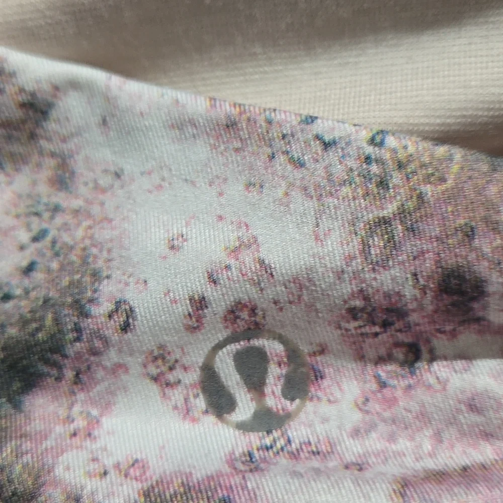 LULULEMON ENERGY BRA SUGAR CRUSH SIZE 8. #7017 - Picture 10 of 10